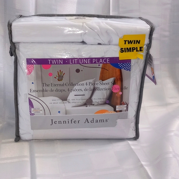 Jennifer Adams Other - Jennifer Adam 4 piece sheet set